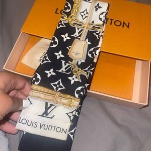 LV MONOGRAM CONFIDENTIAL BANDEAU